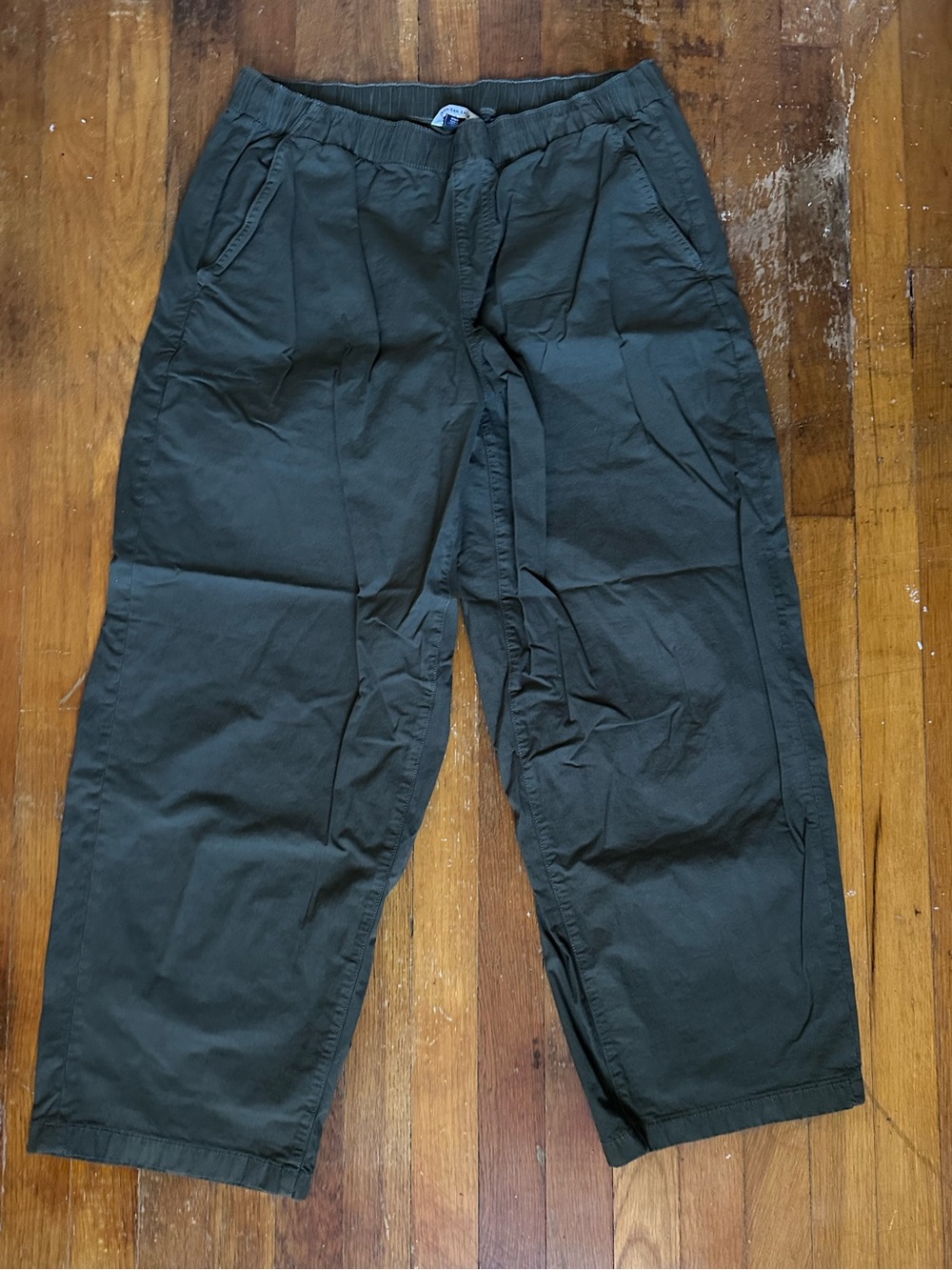 olive green barrel pants from aerie
